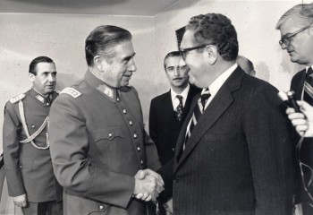 Augusto Pinocher y Henry Kissinger