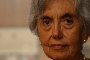 LAURA NOVOA , ABOGADA