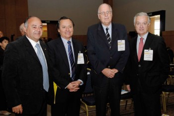 Diputado Jorge Ulloa con directores Asipes Alberto Romero, Jan Stengel y Domingo Jiménez en 2010.