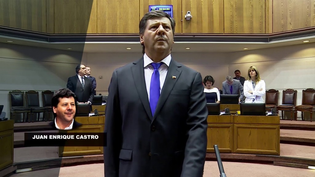 Juan Castro jurando como senador en marzo 2018