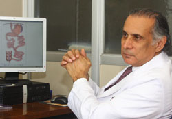 Doctor Munir Alamo (Fuente:UDP)