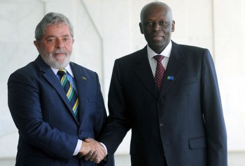 Junio de 2010. El entonces mandatario brasileño Luis Inácio Lula da Silva y el presidente de Angola, José Eduardo dos Santos. (Foto: Agencia Brasil)