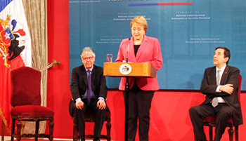 Presidenta Bachelet promulgó la autonomía del SERVEL.
