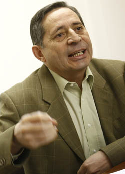 Diputado Carlos Olivares