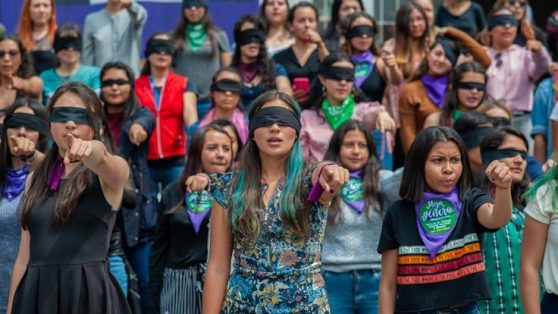 Tras la guerra y la violencia, Colombia reclama derechos e igualdad