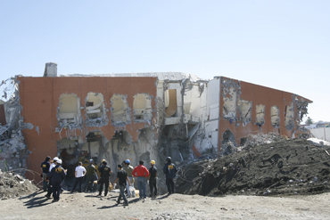 A seis meses del terremoto: Los cambios en normas de la construcción que impulsa la ministra Matte